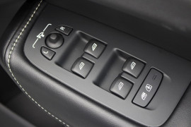 2017 MY18 Volvo XC60 UZ T6 R-Design Wagon