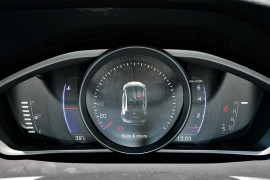 2017 MY18 Volvo V40 M Series T5 R-Design Sedan