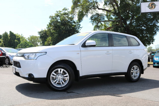 Mitsubishi Outlander ES ZJ MY13