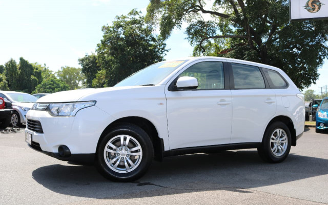 Mitsubishi Outlander ES ZJ MY13