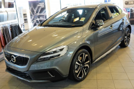 Volvo V40 Cross Country T5 Pro M Series