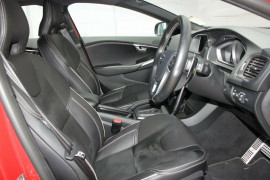 2017 Volvo V40 M Series T5 R-Design Hatchback