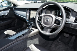 2016 MY17 Volvo S90 D5 Inscription Sedan