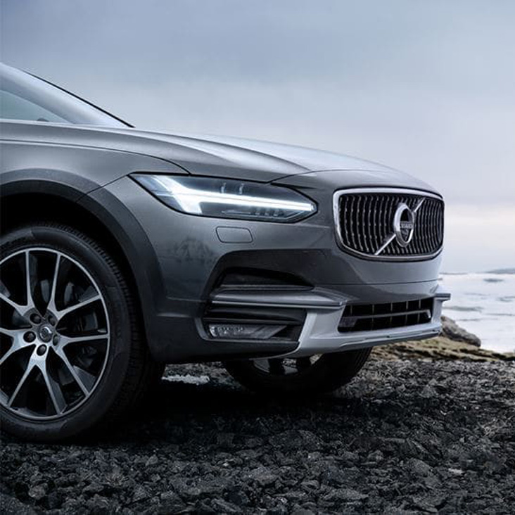 V90 Cross Country Inscription