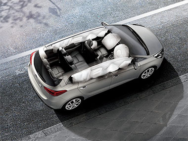Rondo Six Airbag Safety