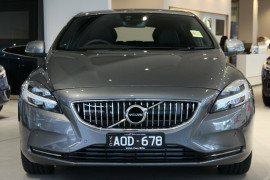 2017 Volvo V40 M Series D4 Inscription Hatchback