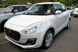 Suzuki Swift GL Navigator Safety Pack AZ