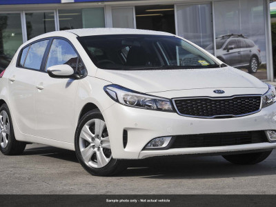 Kia Cerato Hatch S with AV YD