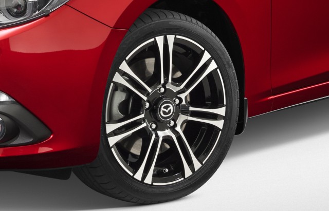 <img src="16-Inch 7-Spoke Alloy Wheel