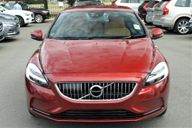 2017 MY18 Volvo V40 M Series T4 Inscription Sedan