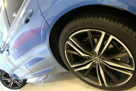 2017 MY18 Volvo XC60 UZ T6 R-Design Wagon