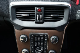 2017 MY18 Volvo V40 M Series T4 Inscription Sedan