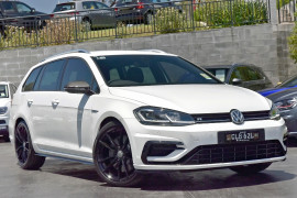 Volkswagen Golf Wagon Wolfsburg Edition 7.5