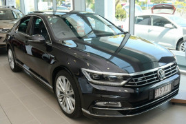 Volkswagen Passat Sedan 206TSI R-Line 3C (B8)