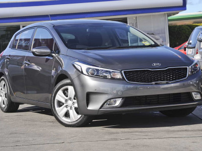 Kia Cerato Hatch S with AV YD