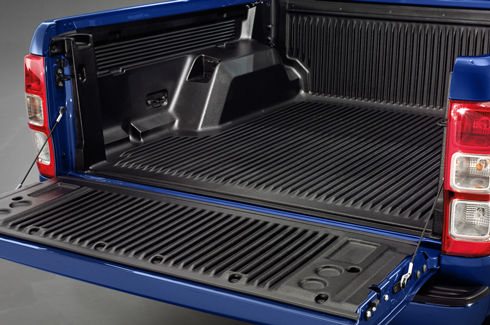 <img src="Bed and Tailgate Liner - Under Rail - without load rest