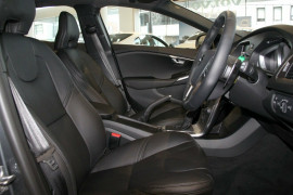 2017 Volvo V40 M Series D4 Inscription Hatchback