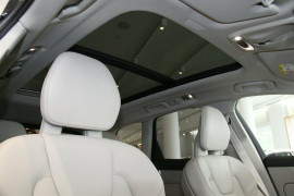 2017 MY18 Volvo XC60 UZ D4 Inscription Wagon