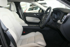 2017 MY18 Volvo XC60 UZ T5 Inscription Wagon