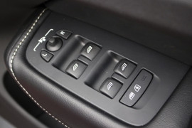 2017 MY18 Volvo XC60 UZ T6 R-Design Wagon