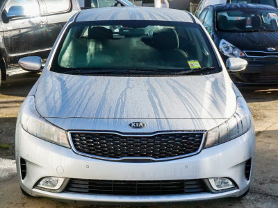 Kia Cerato Hatch S with AV YD