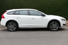 Volvo V60 Cross Country D4 Luxury