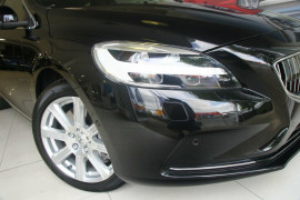 2016 MY17 Volvo V40 M Series T4 Inscription Hatchback