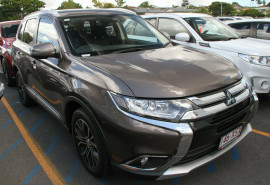 Mitsubishi Outlander LS 4WD Safety Pack ZK MY17