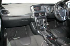 2017 Volvo V40 M Series T5 R-Design Hatchback