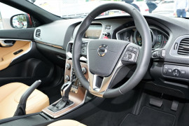 2017 MY18 Volvo V40 M Series T4 Inscription Sedan