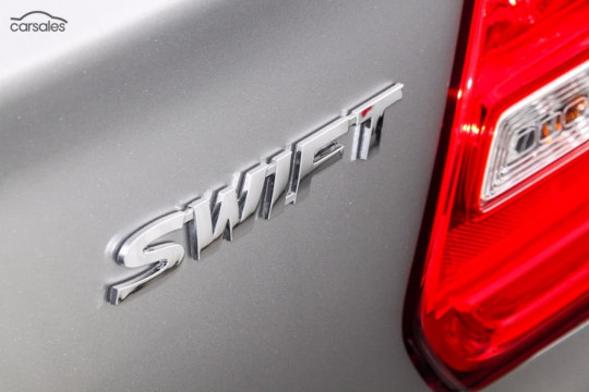 Suzuki Swift GL Plus AZ