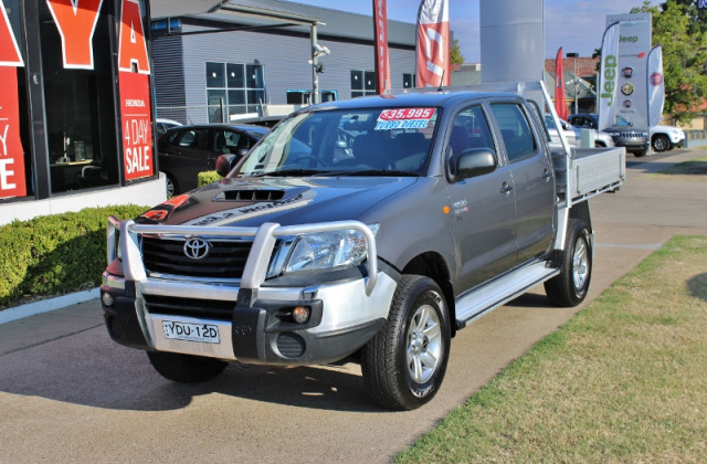 toyota hilux dual cab cab chassis #2