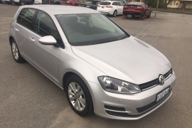 Volkswagen Golf 90TSI VII 