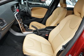 2017 MY18 Volvo V40 M Series T4 Inscription Sedan