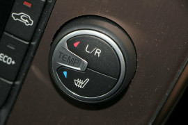 2016 MY17 Volvo V40 Cross Country M Series D4 Inscription Hatchback