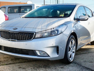Kia Cerato Hatch S with AV YD