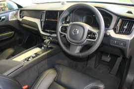 2017 MY18 Volvo XC60 UZ T5 Inscription Wagon