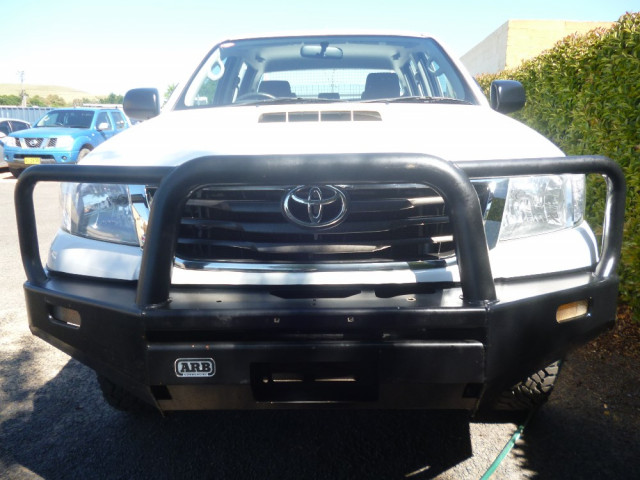 toyota hilux dual cab cab chassis #4