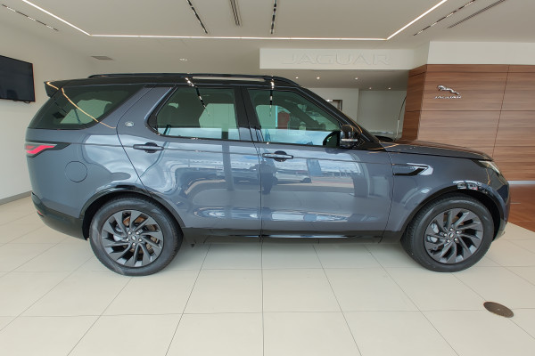 2023 MY24 Land Rover Discovery Series 5 L462 MY D300 Wagon Image 5