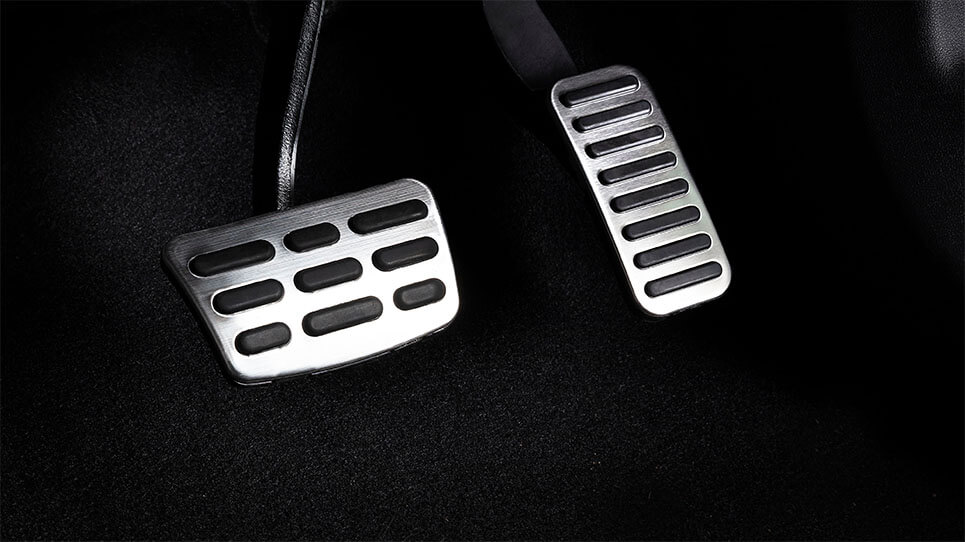 N Line alloy pedals. Image