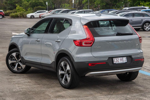 2024 MY25 Volvo XC40  Ultra B4 Bright SUV Image 4