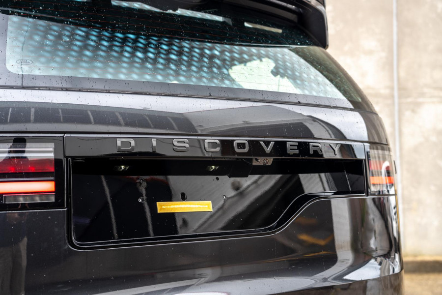 2025 Land Rover Discovery Series 5 D350 Dynamic SE SUV
