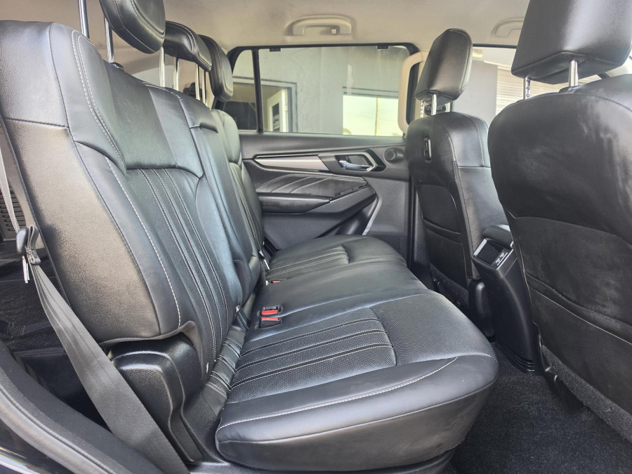 2021 Isuzu MU-X RJ LS-T SUV Image 17