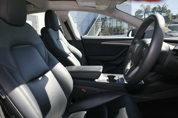 2022 Tesla Model 3  Long Range Sedan Image 8