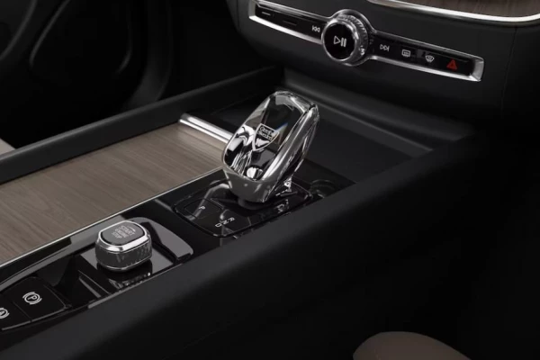 2025 MY26 Volvo XC60 UZ Plus T8 Plug-in Hybrid Dark SUV Image 7