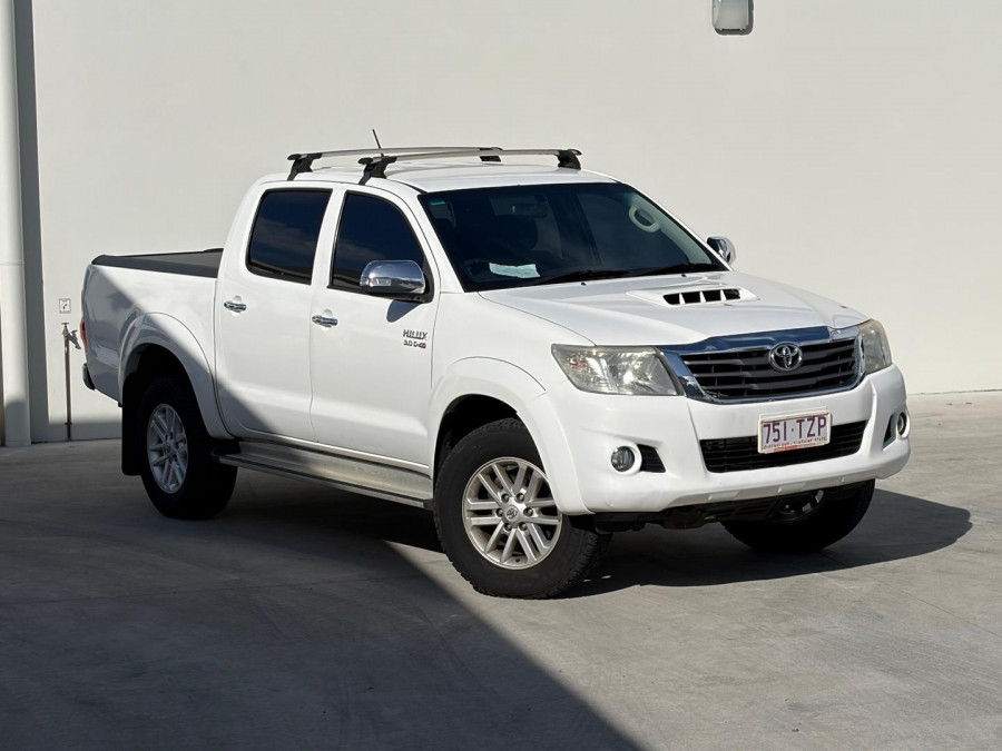 2014 Toyota HiLux SR5 Double Cab Pickup Image 1