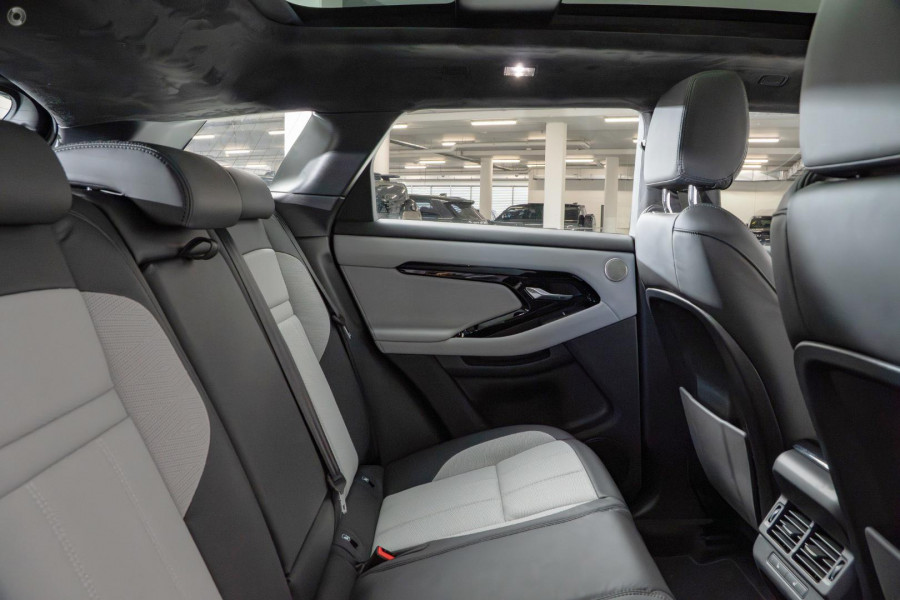 2026 MY26.5 Land Rover Range Rover Evoque L551 P300e Autobiography SUV
