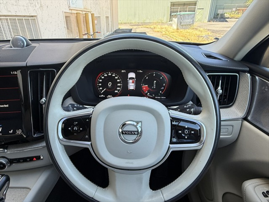 2020 Volvo XC60 UZ D4 Inscription SUV Image 16