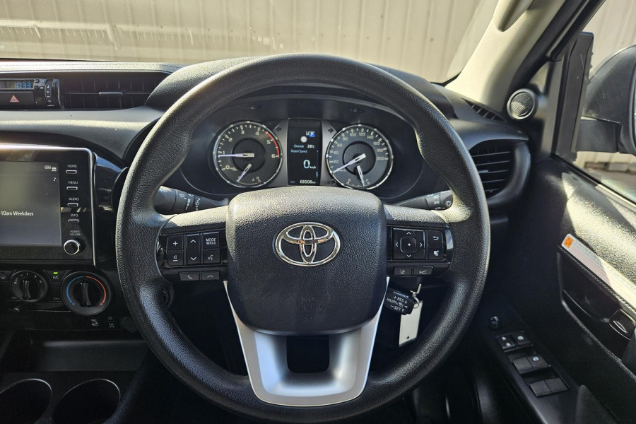 2022 Toyota HiLux GUN126R SR Double-Cab Cab-Chassis Image 25