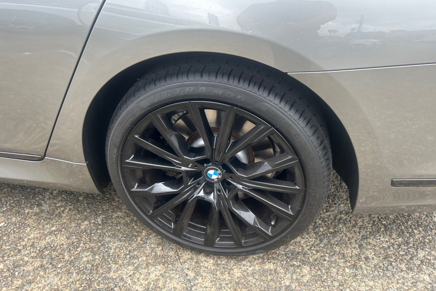 2021 BMW 7 Series G11 LCI Turbo 740i Sedan Image 17